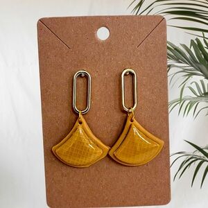 Silver metal and mustard yellow Earrings